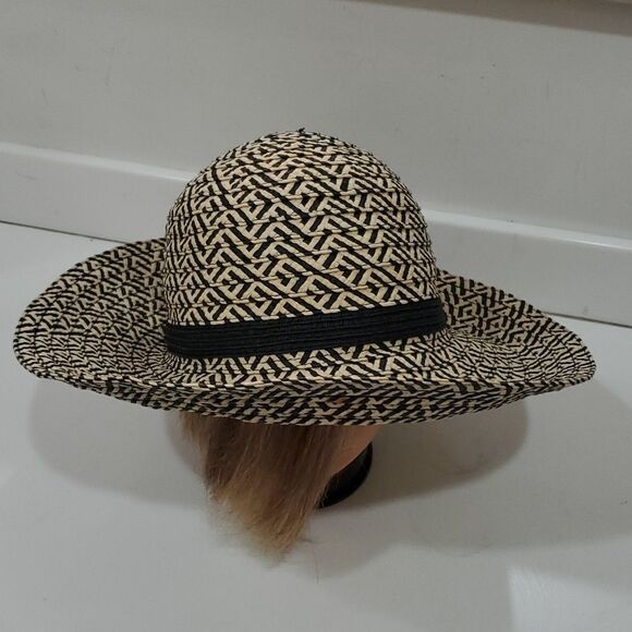 EUC Floppy Black Straw Sun Hat - Picture 3 of 5